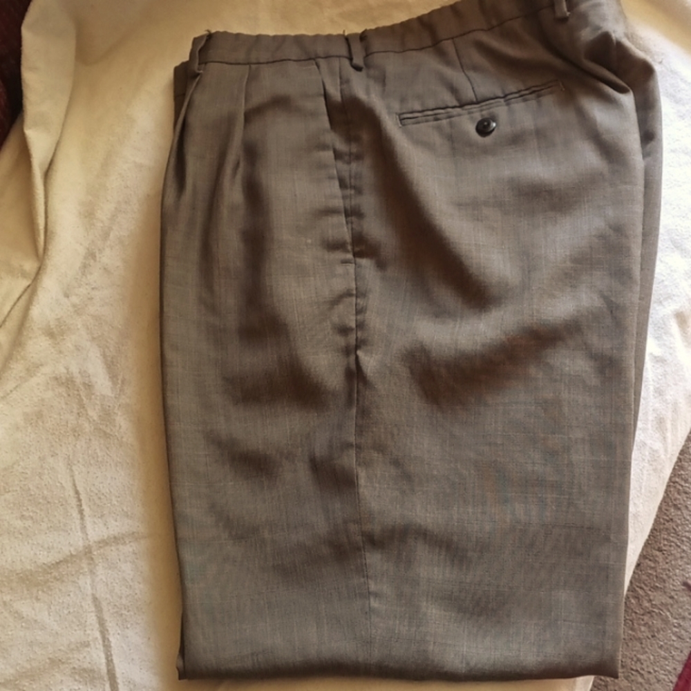 Men's Claiborne dress pants 36 x29 length brown